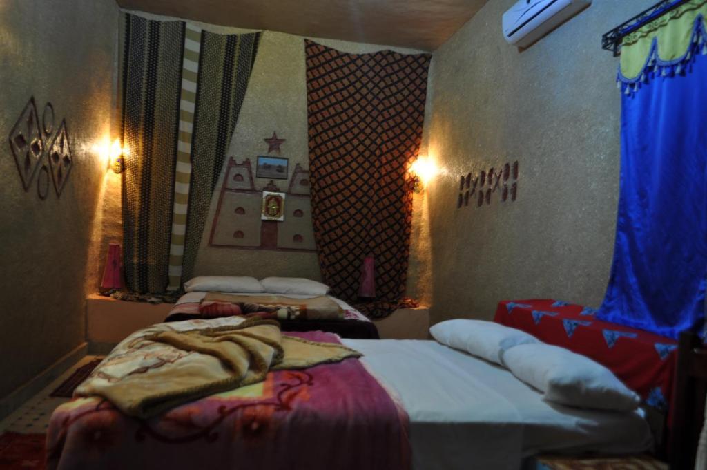 Riad Aicha & Camel Trekking Merzouga Rom bilde